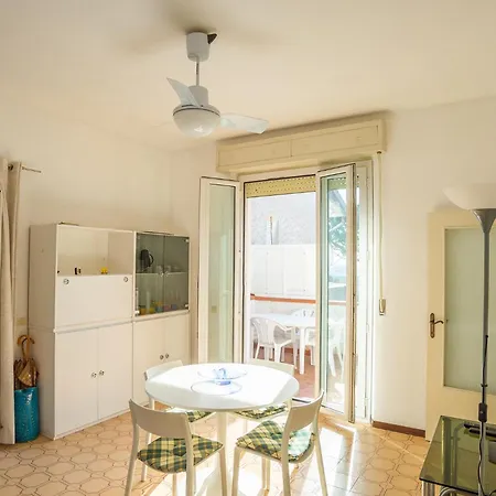 Trilocale Vicino Al Mare Con Ampio Balcone Апартаменты Марчелли